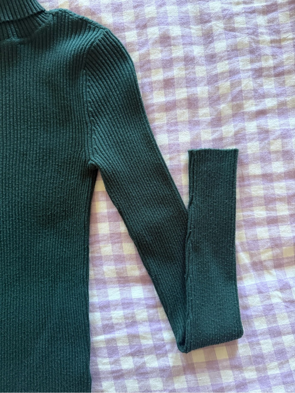 Express Ribbed Turtleneck Top - Picture 4 of 7
